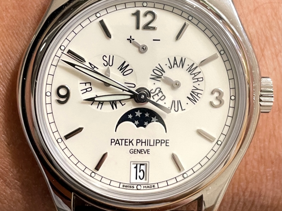 NEW PATEK ACQUISITION- 5146G-001 ANNUAL CALENDAR- A SPECIAL STORY
